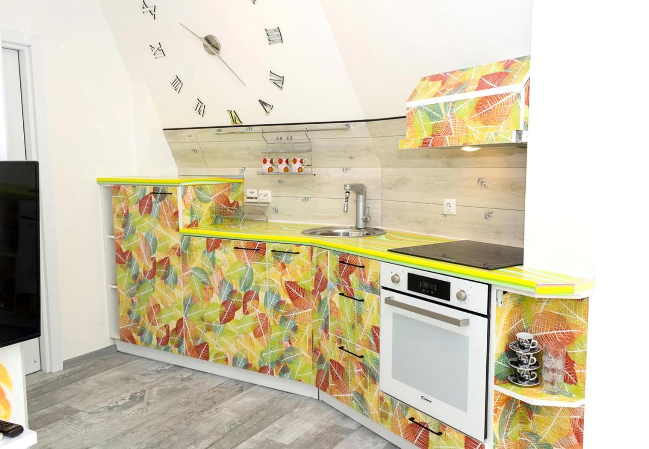 Acrylic & Pastel Apartments Warna Exterior foto