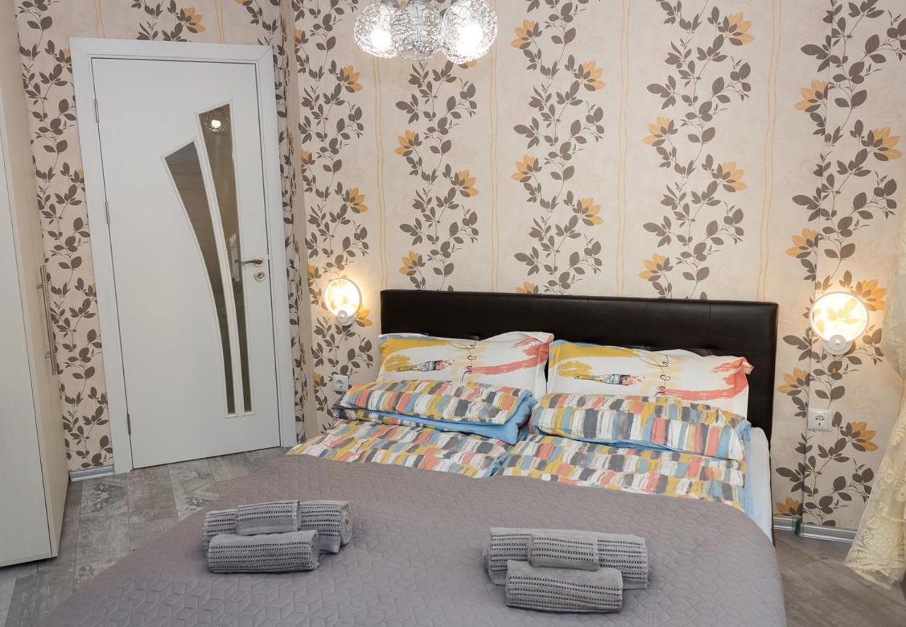 Acrylic & Pastel Apartments Warna Exterior foto
