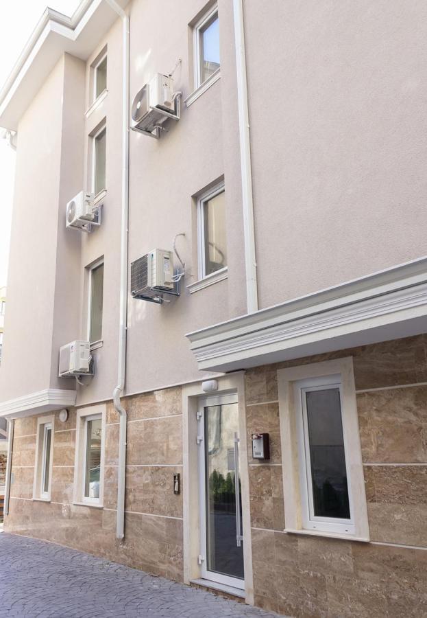 Acrylic & Pastel Apartments Warna Exterior foto