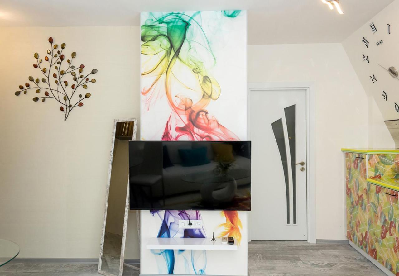 Acrylic & Pastel Apartments Warna Exterior foto